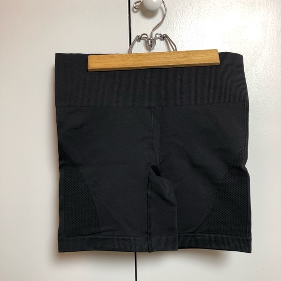 lululemon athletica Pants - Lululemon Yoga Shorts Size 6 (Charcoal)